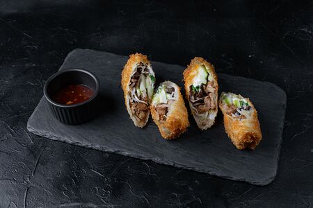 Спринг-ролл с курицей