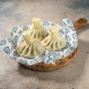 Хинкали с говядиной и зеленью