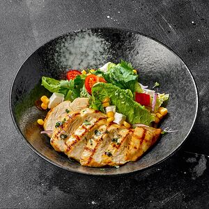 Стейк-салат с куриной грудкой