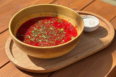 Борщ овощной с кешью-сметаной