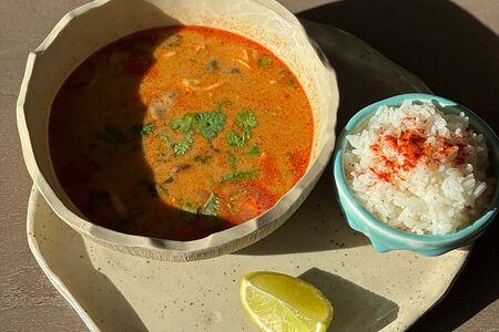 Том ям с курицей 