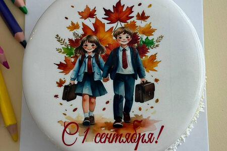 Бенто-торт Сметанник с клубникой на 1 Сентября