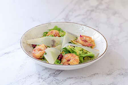 Салат с креветками