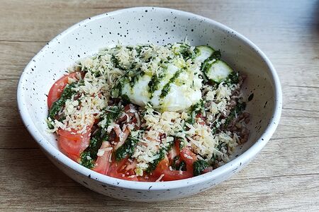 Зёленая греча с яйцом пашот