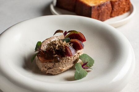 Паштет из утки фуа-гра с инжиром