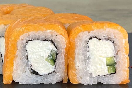 Ролл Филадельфия с огурцом