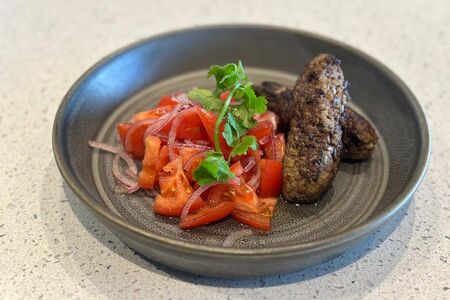 Люля из телятины с салатом Ачик-чучук