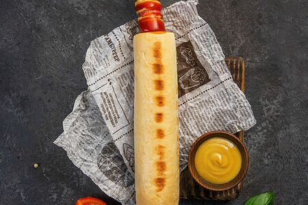 Хот-дог французский с куриной сосиской