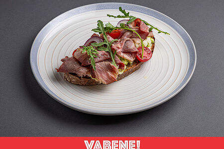 Брускетта пастрами