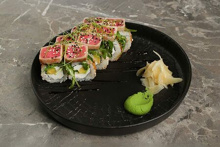 Ролл-салат с татаки из тунца