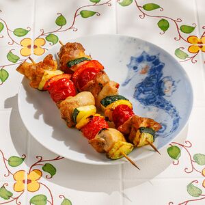 Куриный шашлычок с овощами гриль 