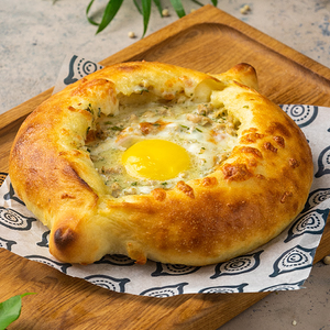 Хачапури Сливочная курица с кинзой