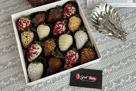 Клубника в шоколаде набор 16 ягод