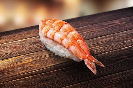 Суши с креветкой