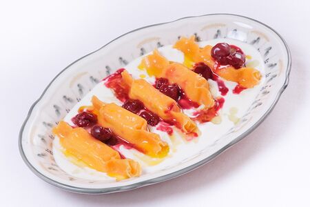 Конфеты с вишней и каймаком