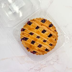 Мини пирог с вишней 