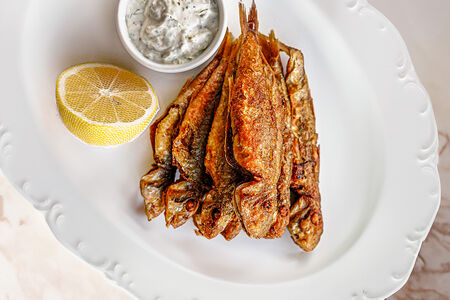 Барабуля жареная с соусом тартар