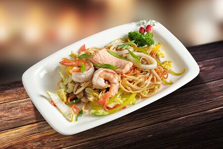 Яки-удон лапша с морепродуктами