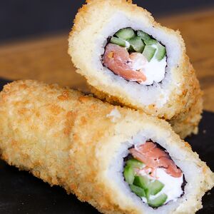 Шаурма-ролл с лососем и креветкой