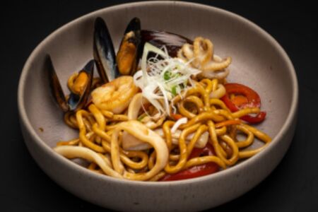 Яки удон с морепродуктами