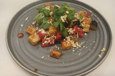 Салат с хрустящими баклажанами