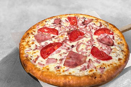 Сытная пицца мясная