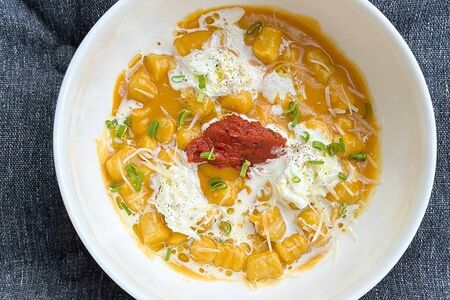 Ньокки со страчателлой и томатным джемом