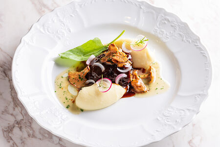 Щека теленка с трюфельным пюре