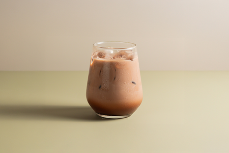 Айс-какао с соленой карамелью