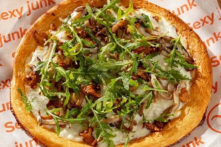 Пицца Три сыра с грибами