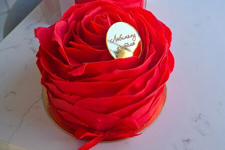 Бенто-торт Роза на день рождения и маме с начинкой черничный 