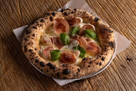 Пармская ветчина со страчателлой