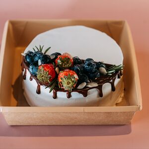 Торт Бенто Шантилье с малиной