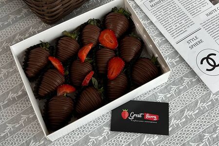 Клубника в шоколаде набор 12 ягод