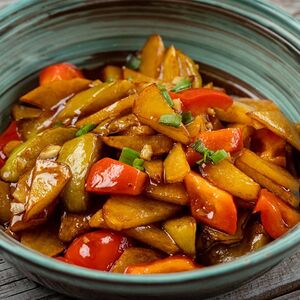 Баклажаны с картофелем и перцем