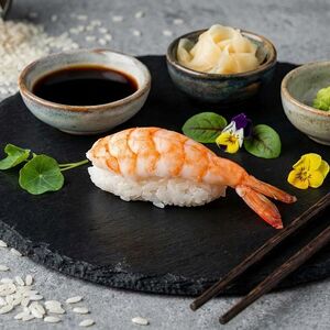 Суши с креветкой