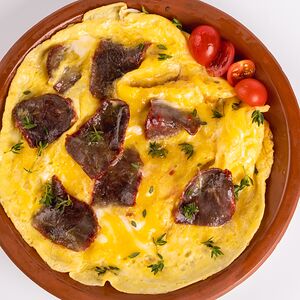 Яичница с бастурмой