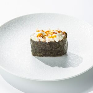 Гункан с креветкой и соусом васаби (1 шт.)