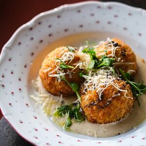 Аранчини с белыми грибами и трюфелем