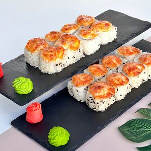 Запеченный сет из двух роллов