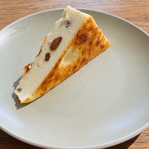 Запеканка творожная с изюмом