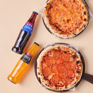 2 мини-пиццы с напитками: Эвервесс Кола и Эвервесс Апельсин