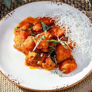 Морской окунь с шампиньонами в соусе Tum Yum с кокосовым молоком