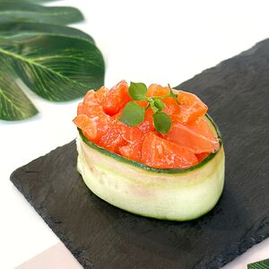 Гункан Манго-лосось