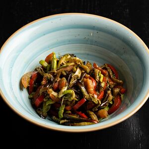 Салат из грилованных овощей