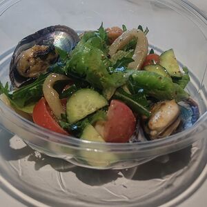 салат из морепродуктов