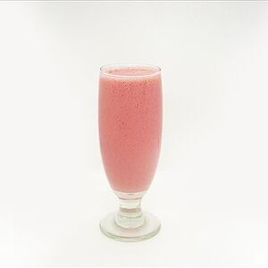 Клубничный молочный коктейль