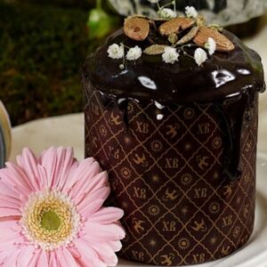 Кулич с шоколадной начинкой