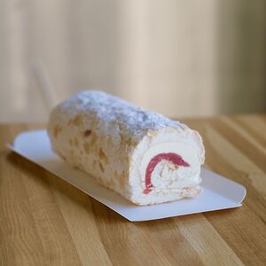 Торт Меренговый рулет (без декора)