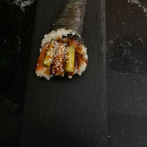 Темаки с угрём